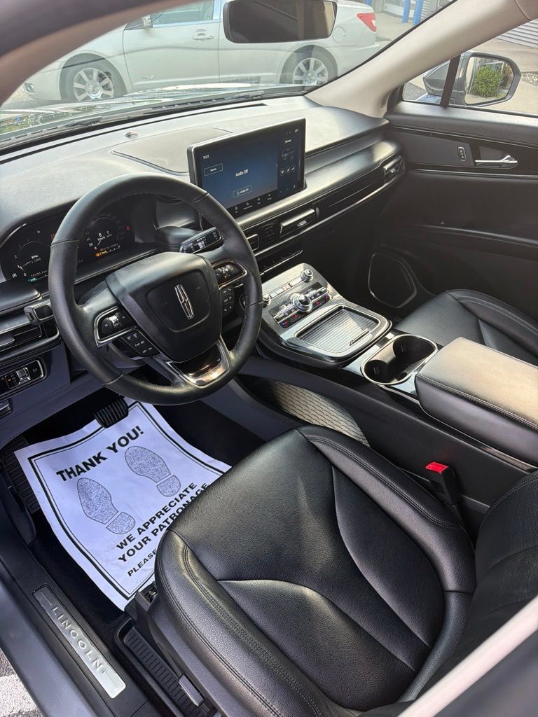 Used 2023 Lincoln Nautilus AWD w/ Premium Package image 3