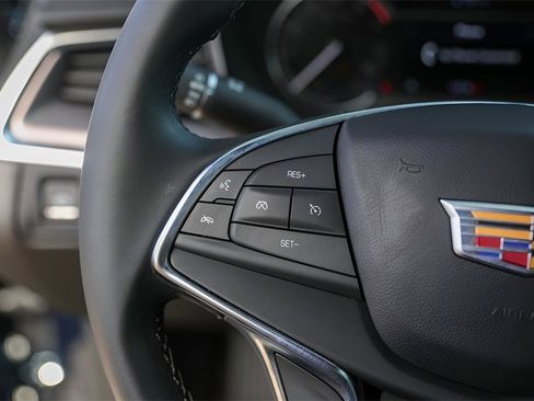 Used 2025 Cadillac XT5 Luxury image 14