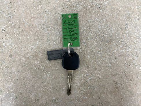 Used 2018 Toyota RAV4 XLE w/ Carpet Mat Package image 29