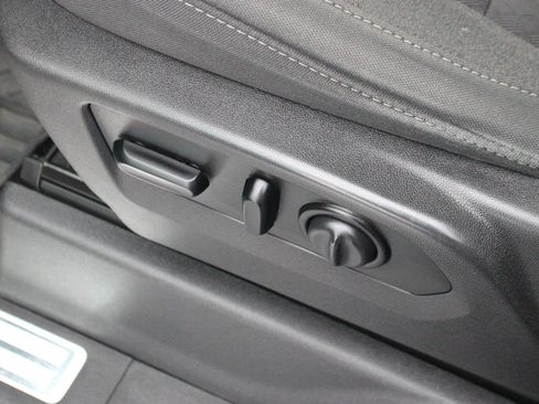 Used 2021 Chevrolet Silverado 1500 LT Trail Boss w/ Convenience Package II image 18