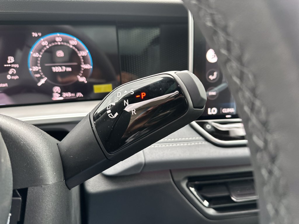 New 2026 Volkswagen Tiguan SE R-Line AWD/4WD image 17