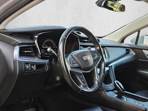 Used 2019 Cadillac XT5 Premium Luxury FWD image 8