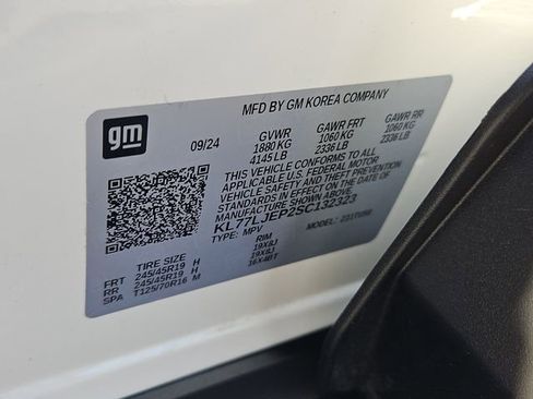 Used 2025 Chevrolet Trax RS w/ Sunroof Package image 26