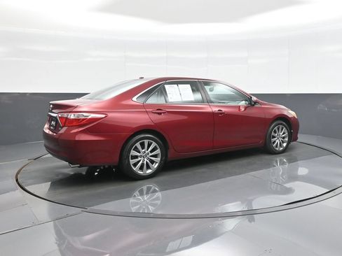 Used 2017 Toyota Camry XLE FWD image 7
