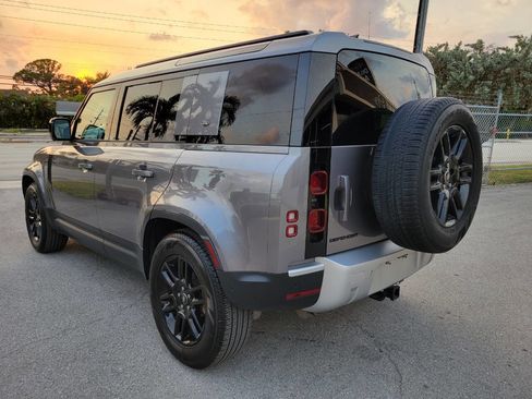 Used 2024 Land Rover Defender 110 S image 7