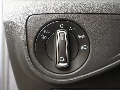 Used 2021 Volkswagen Atlas SE image 40