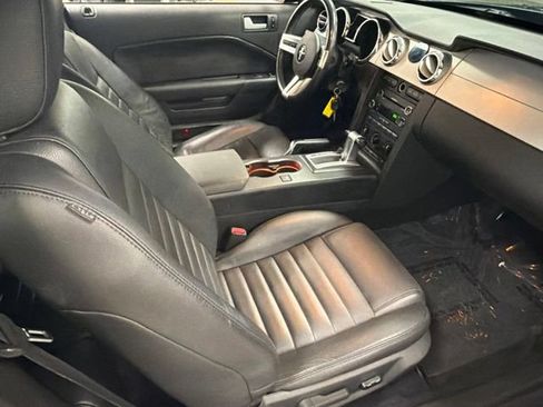 Used 2009 Ford Mustang GT RWD image 9