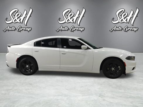 Used 2022 Dodge Charger SXT RWD image 17