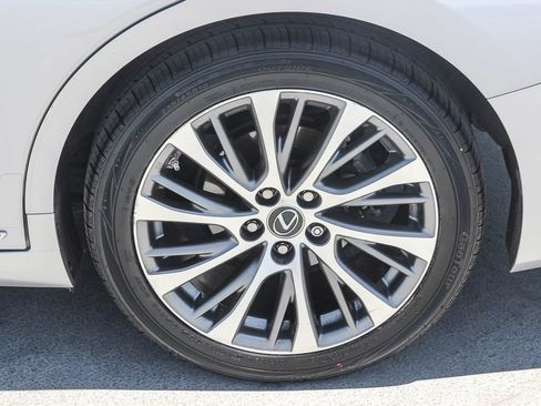 Used 2020 Lexus ES 300h w/ Premium Package FWD image 11