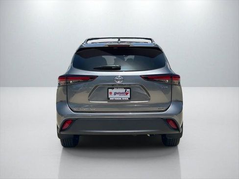 Certified 2026 Toyota Highlander XLE AWD/4WD image 6
