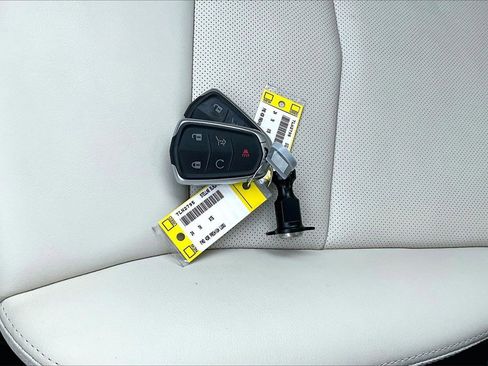 Used 2024 Cadillac XT5 Premium Luxury w/ Technology Package image 32