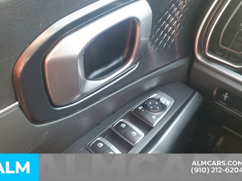 Used 2024 Kia Sorento S image 16