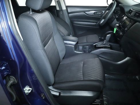 Used 2020 Nissan Rogue S image 32