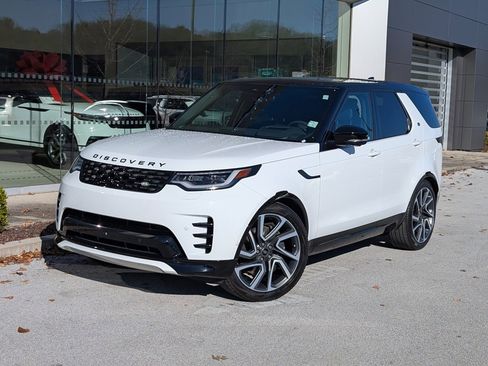 Certified 2024 Land Rover Discovery Dynamic SE image 2