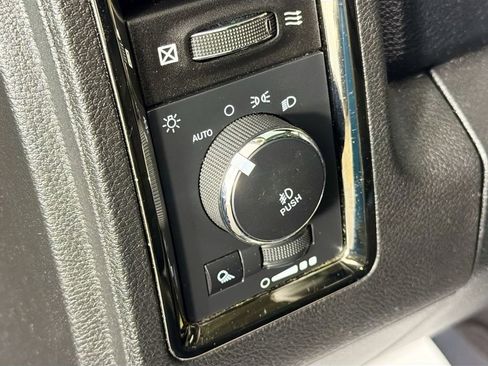 Used 2018 RAM 1500 Sport w/ Comfort Group image 10