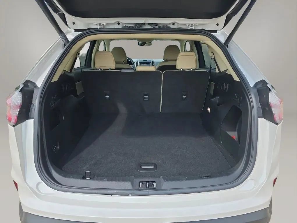 Used 2019 Ford Edge SEL w/ Equipment Group 201A FWD image 52