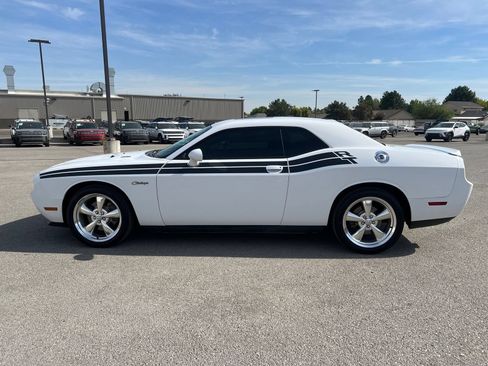 Used 2014 Dodge Challenger R/T RWD image 6