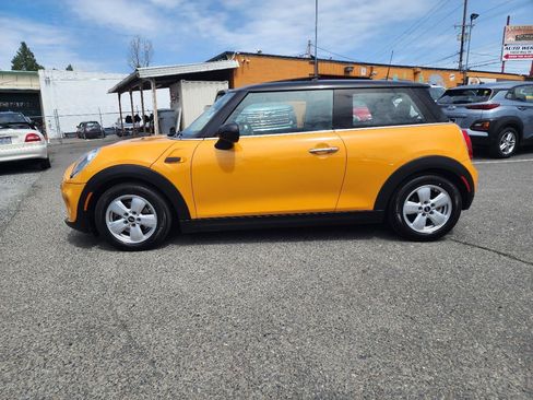 Used 2017 MINI Cooper 2-Door Hardtop FWD image 9