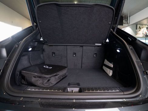 Used 2025 Porsche Macan Electric image 40