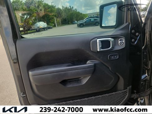 Used 2024 Jeep Gladiator Sport AWD/4WD image 20