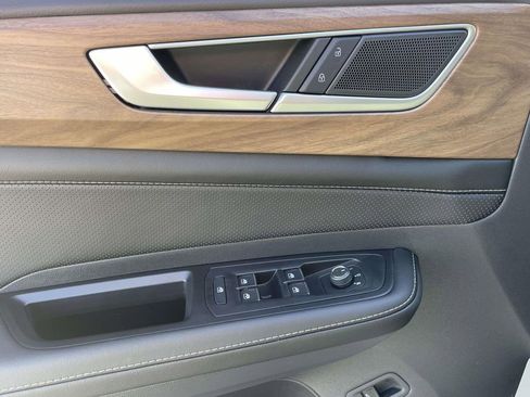 New 2026 Volkswagen Atlas SE FWD image 17