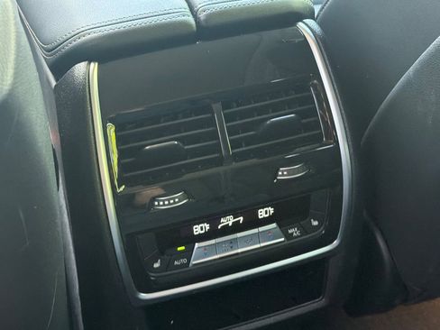 Certified 2025 BMW X7 xDrive40i image 16