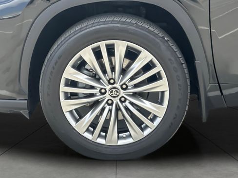 Used 2023 Toyota Highlander Platinum FWD image 26