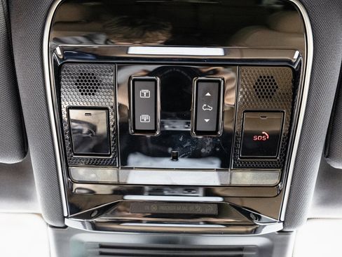 Used 2023 Land Rover Range Rover SE image 22