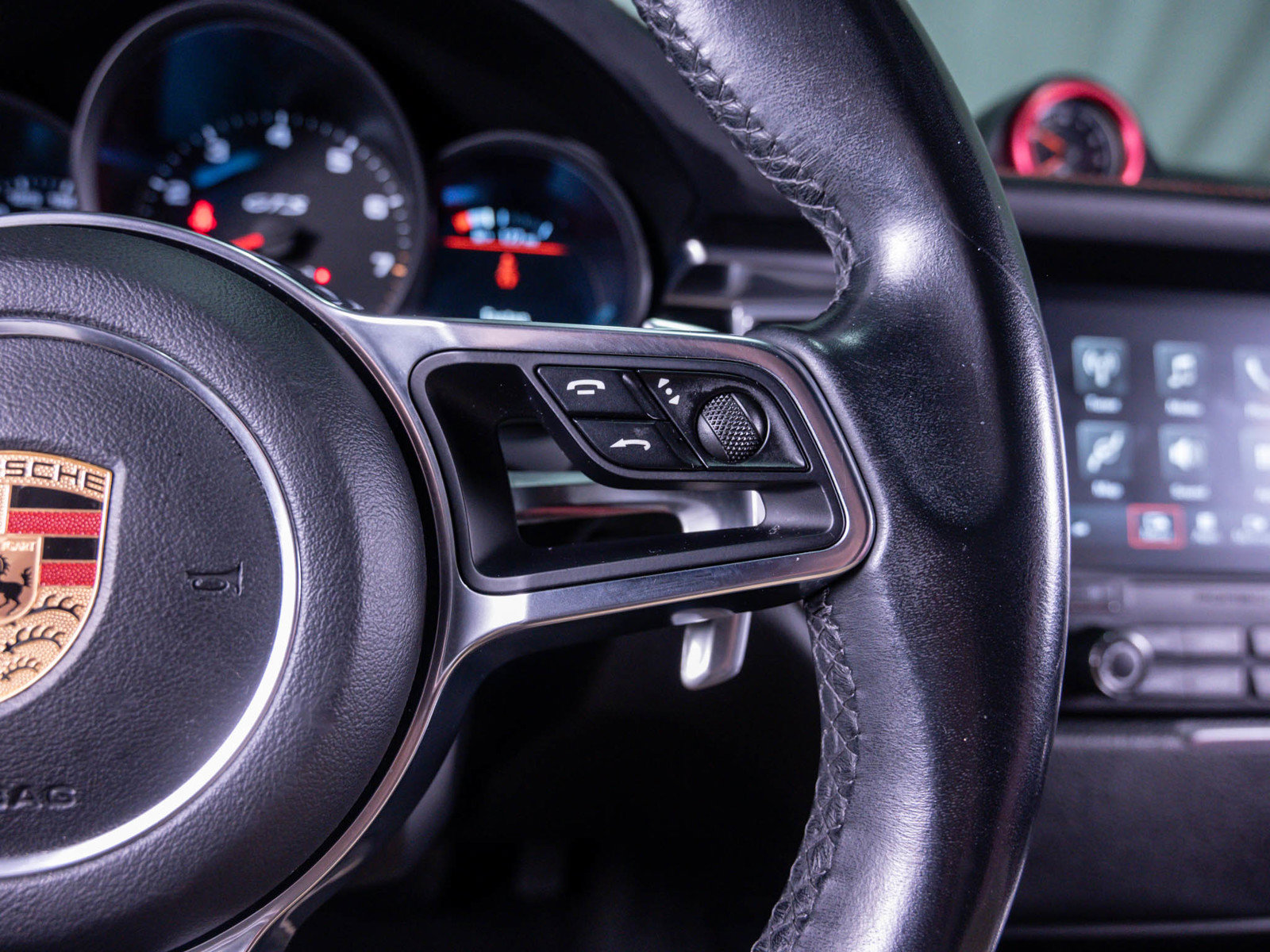 Used 2018 Porsche Macan GTS AWD/4WD image 23