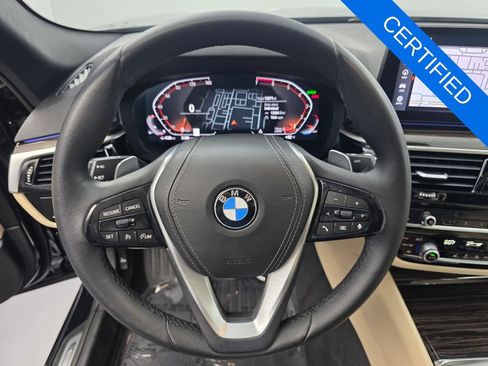 Used 2023 BMW 530i w/ Premium Package RWD image 17