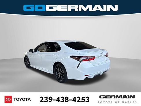 Used 2024 Toyota Camry SE w/ Cold Weather Package FWD image 6