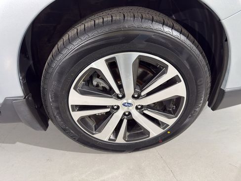Used 2018 Subaru Outback 2.5i Limited w/ Popular Package #2 image 15