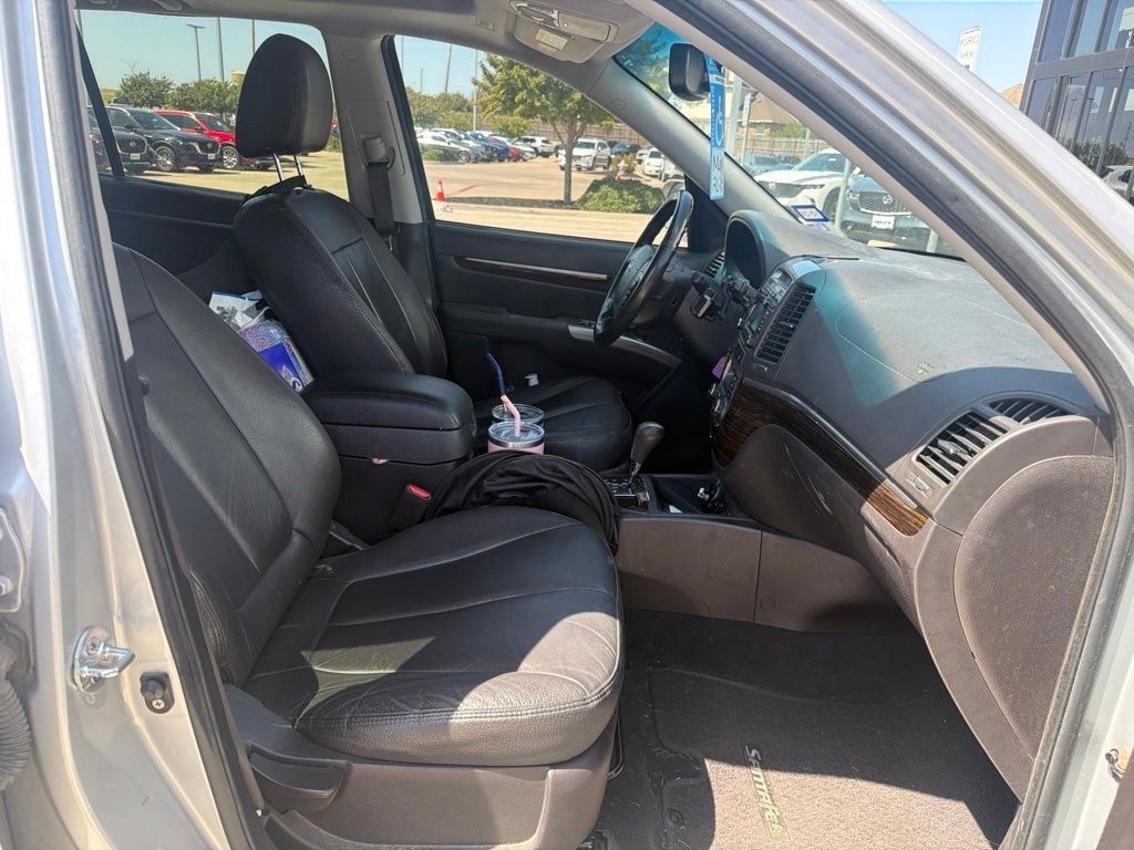 Used 2010 Hyundai Santa Fe Limited FWD image 12