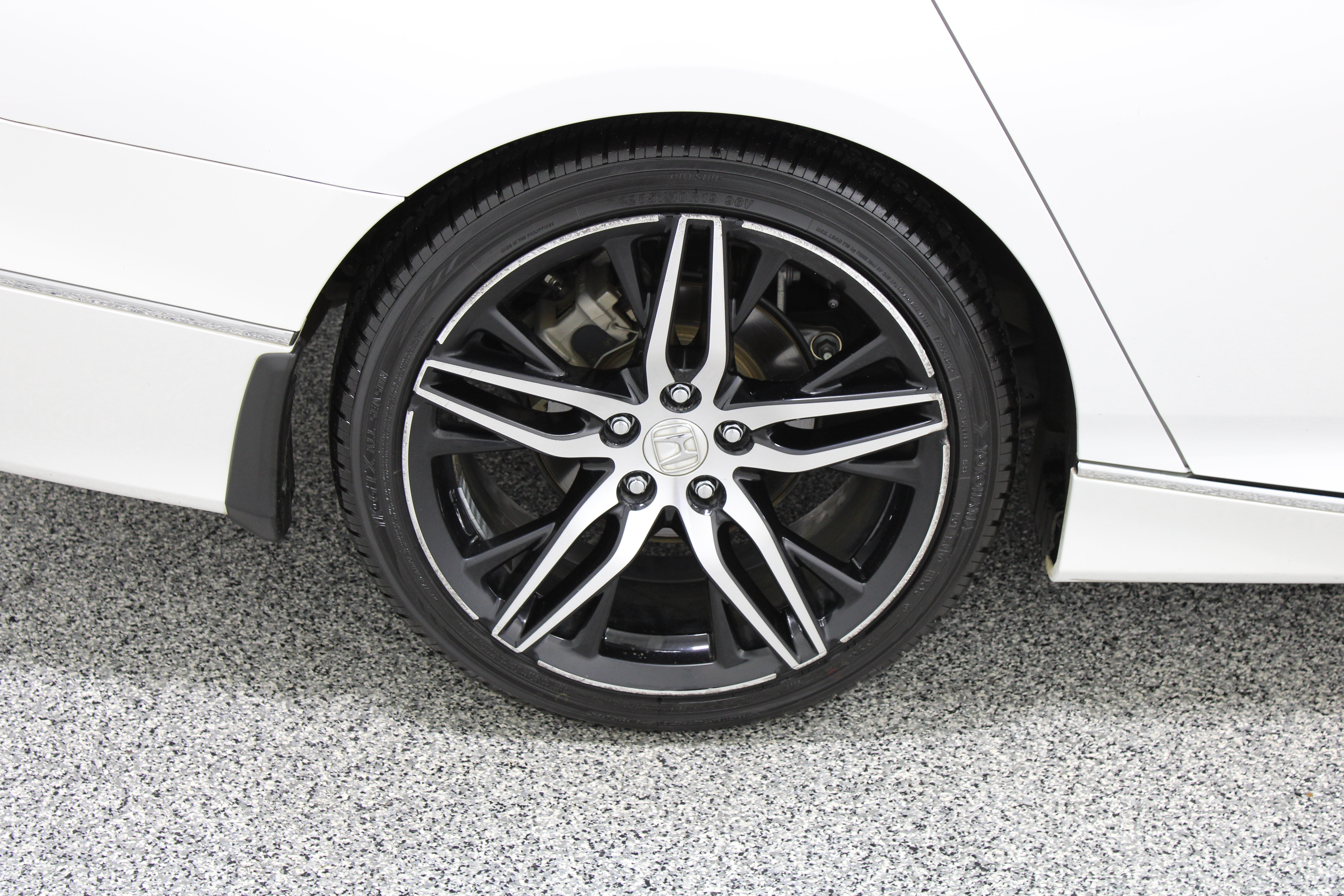 Used 2021 Honda Accord Touring image 6
