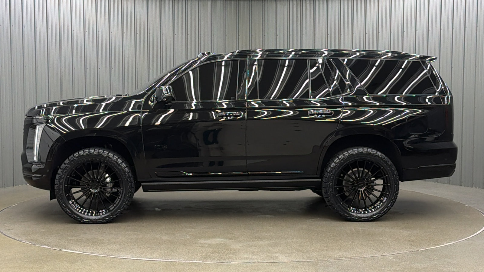 Used 2026 Cadillac Escalade Platinum Sport w/ LPO, ONYX Package AWD/4WD image 2