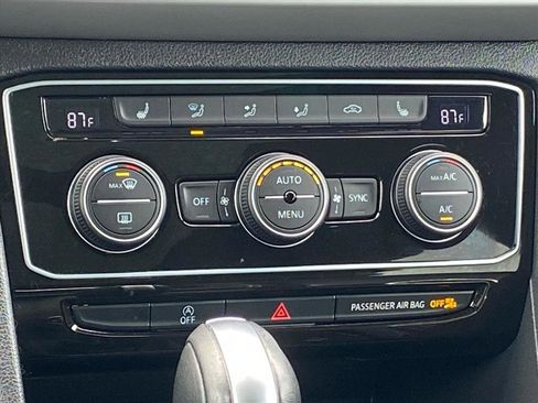 Used 2022 Volkswagen Atlas Cross Sport SE w/ Panoramic Sunroof Package image 9