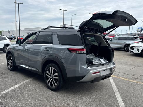 Used 2023 Nissan Pathfinder Platinum w/ Cargo Package AWD/4WD image 19