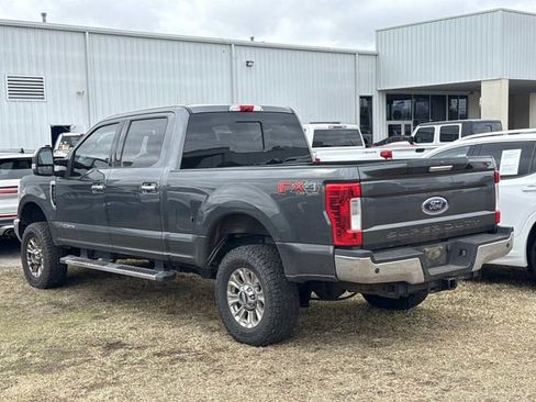 Used 2019 Ford F250 XLT w/ XLT Premium Package image 3