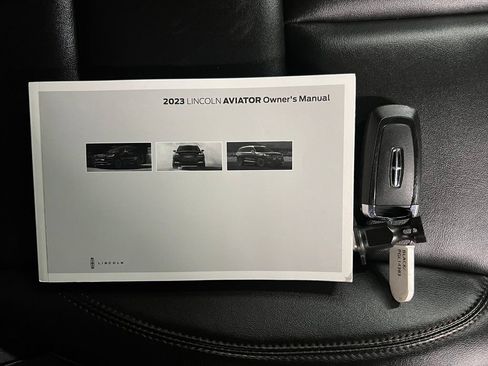 Used 2023 Lincoln Aviator AWD image 40