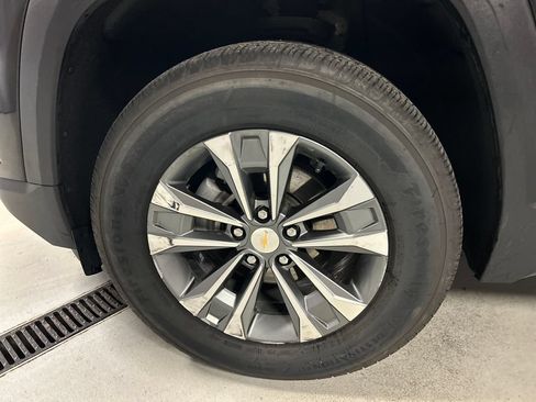 Used 2026 Chevrolet Equinox LT FWD image 9