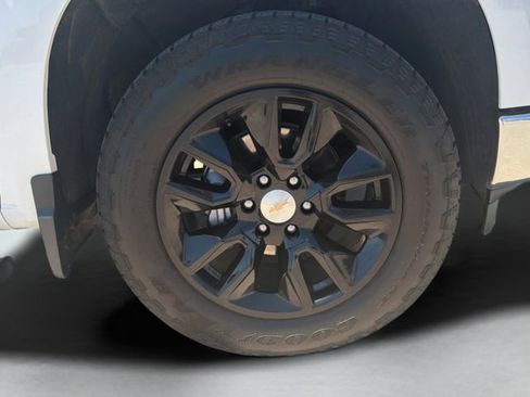 Used 2026 Chevrolet Silverado 1500 LT AWD/4WD image 9
