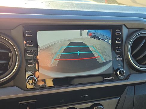 Used 2020 Toyota Tacoma TRD Sport image 18