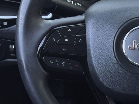 Used 2021 Jeep Cherokee Latitude Plus FWD image 13