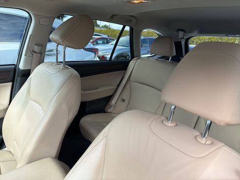 Used 2017 Subaru Outback 2.5i Limited image 8