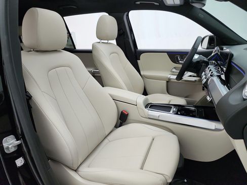 Used 2026 Mercedes-Benz GLB 250 image 20