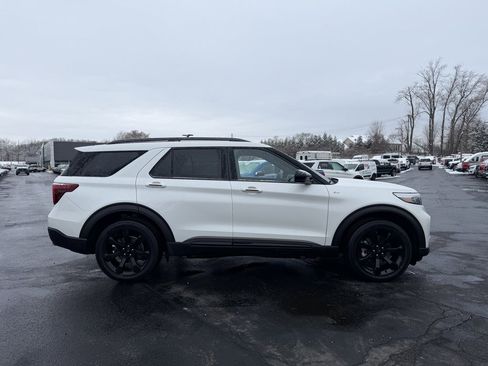 Certified 2024 Ford Explorer ST-Line w/ Class IV Trailer Tow Package image 8