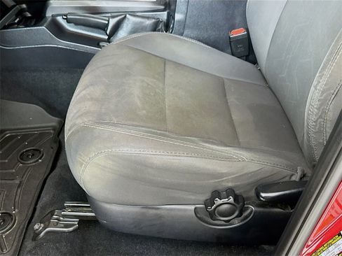 Used 2017 Toyota Tacoma TRD Sport image 9