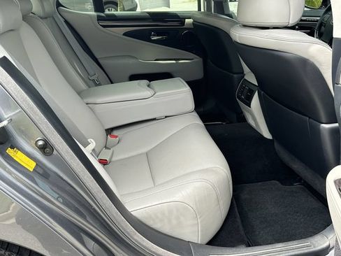 Used 2014 Lexus LS 460 w/ Comfort Package RWD image 17