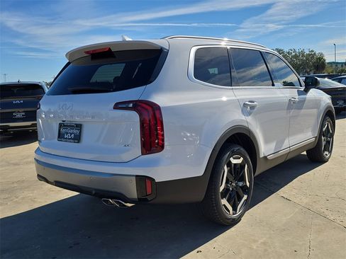 New 2025 Kia Telluride S image 8