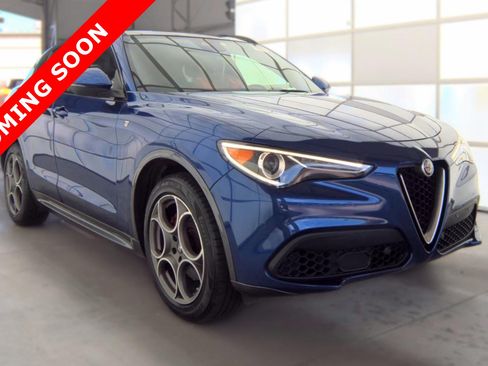 Used 2022 Alfa Romeo Stelvio Ti w/ Active Assist Plus Package AWD/4WD image 3